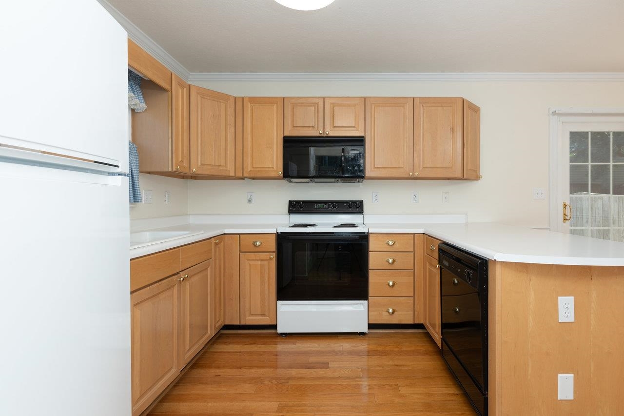 1098 ROBIN HOOD CT, ROCKINGHAM, Virginia 22801, 2 Bedrooms Bedrooms, ,1 BathroomBathrooms,Residential,1098 ROBIN HOOD CT,664831 MLS # 664831