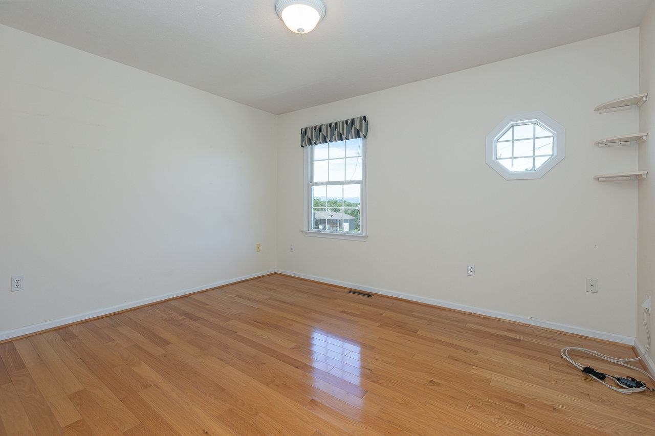 1098 ROBIN HOOD CT, ROCKINGHAM, Virginia 22801, 2 Bedrooms Bedrooms, ,1 BathroomBathrooms,Residential,1098 ROBIN HOOD CT,664831 MLS # 664831