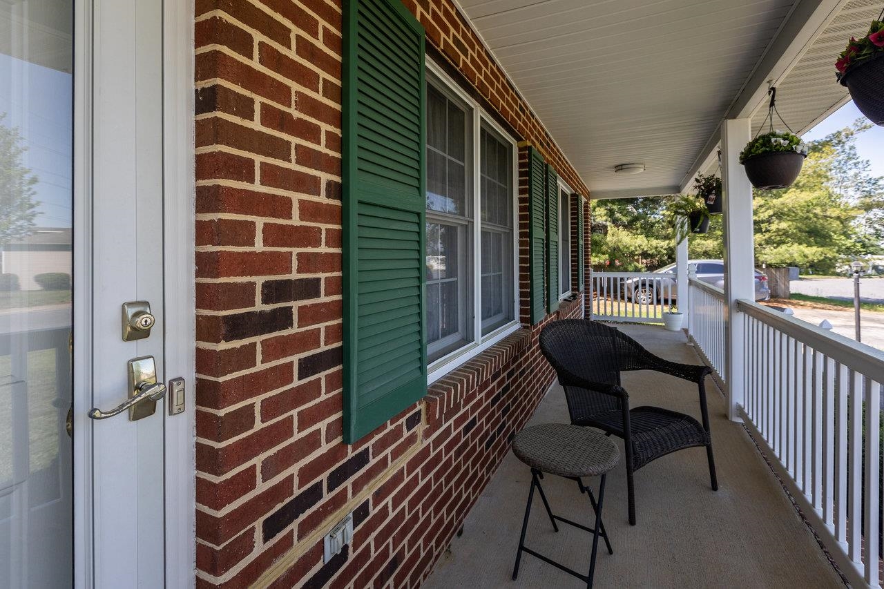 1098 ROBIN HOOD CT, ROCKINGHAM, Virginia 22801, 2 Bedrooms Bedrooms, ,1 BathroomBathrooms,Residential,1098 ROBIN HOOD CT,664831 MLS # 664831