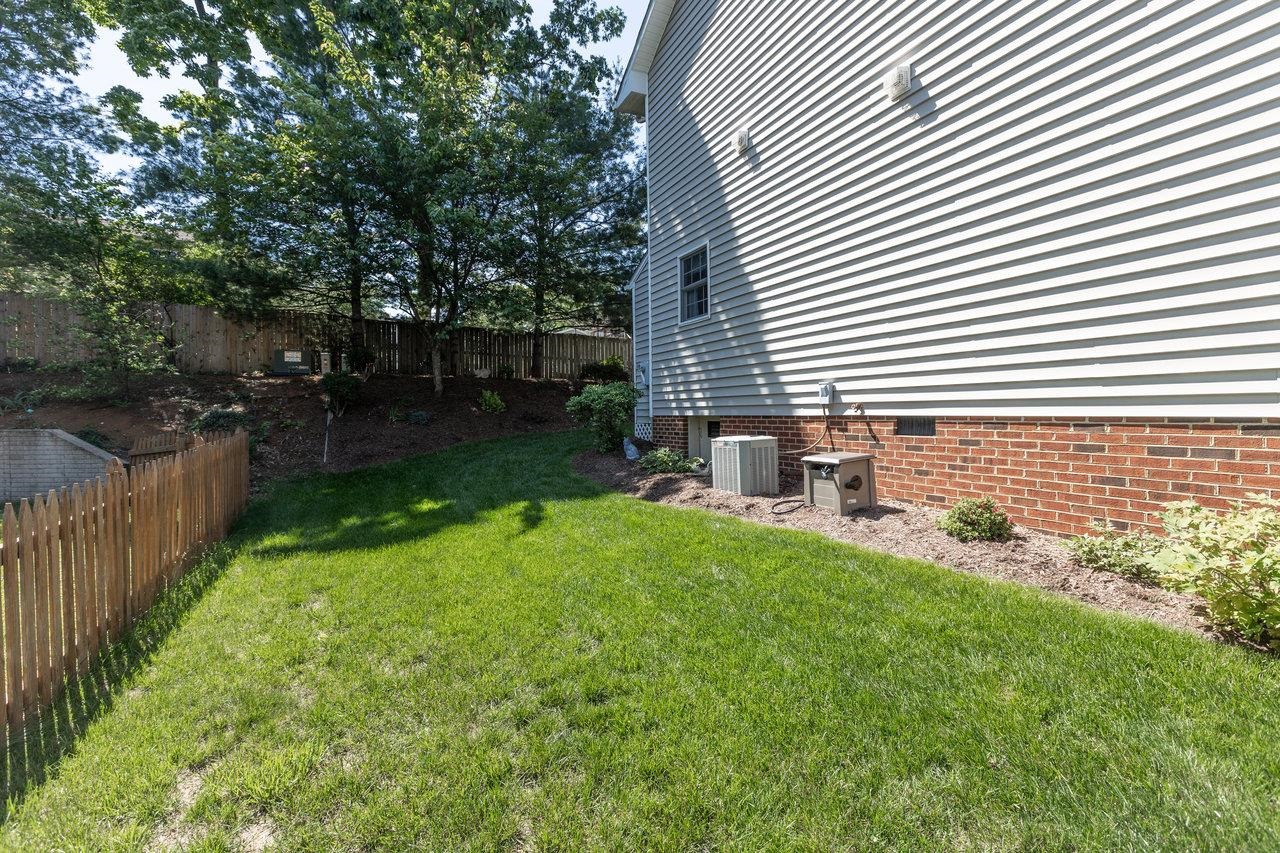 1098 ROBIN HOOD CT, ROCKINGHAM, Virginia 22801, 2 Bedrooms Bedrooms, ,1 BathroomBathrooms,Residential,1098 ROBIN HOOD CT,664831 MLS # 664831