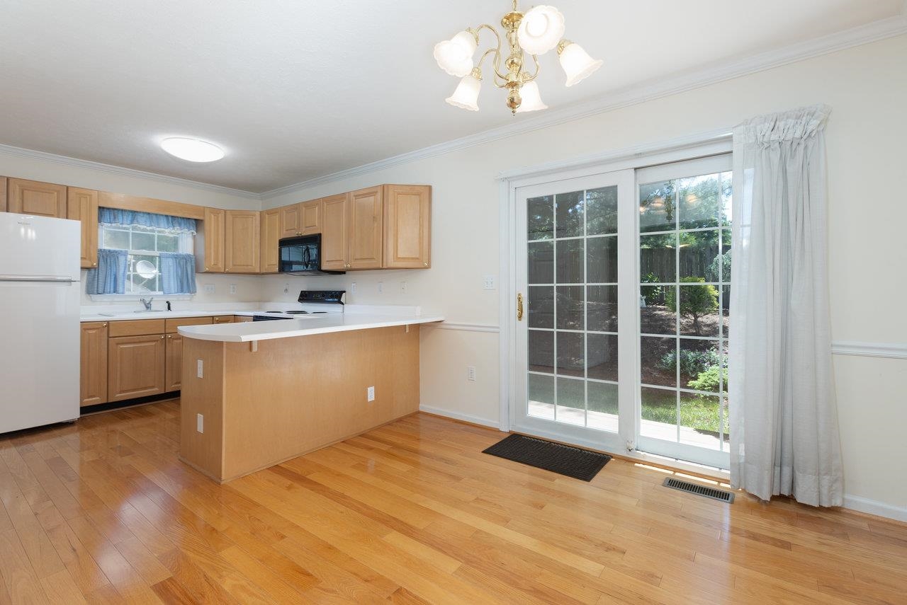 1098 ROBIN HOOD CT, ROCKINGHAM, Virginia 22801, 2 Bedrooms Bedrooms, ,1 BathroomBathrooms,Residential,1098 ROBIN HOOD CT,664831 MLS # 664831