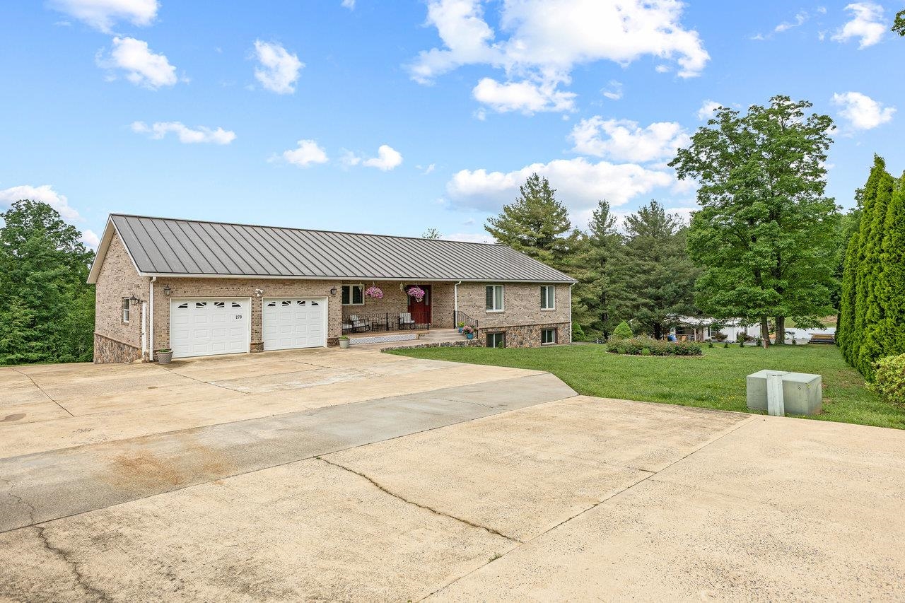 279 ENTERPRISE RD, CHURCHVILLE, Virginia 24421, 4 Bedrooms Bedrooms, ,2 BathroomsBathrooms,Residential,279 ENTERPRISE RD,664845 MLS # 664845