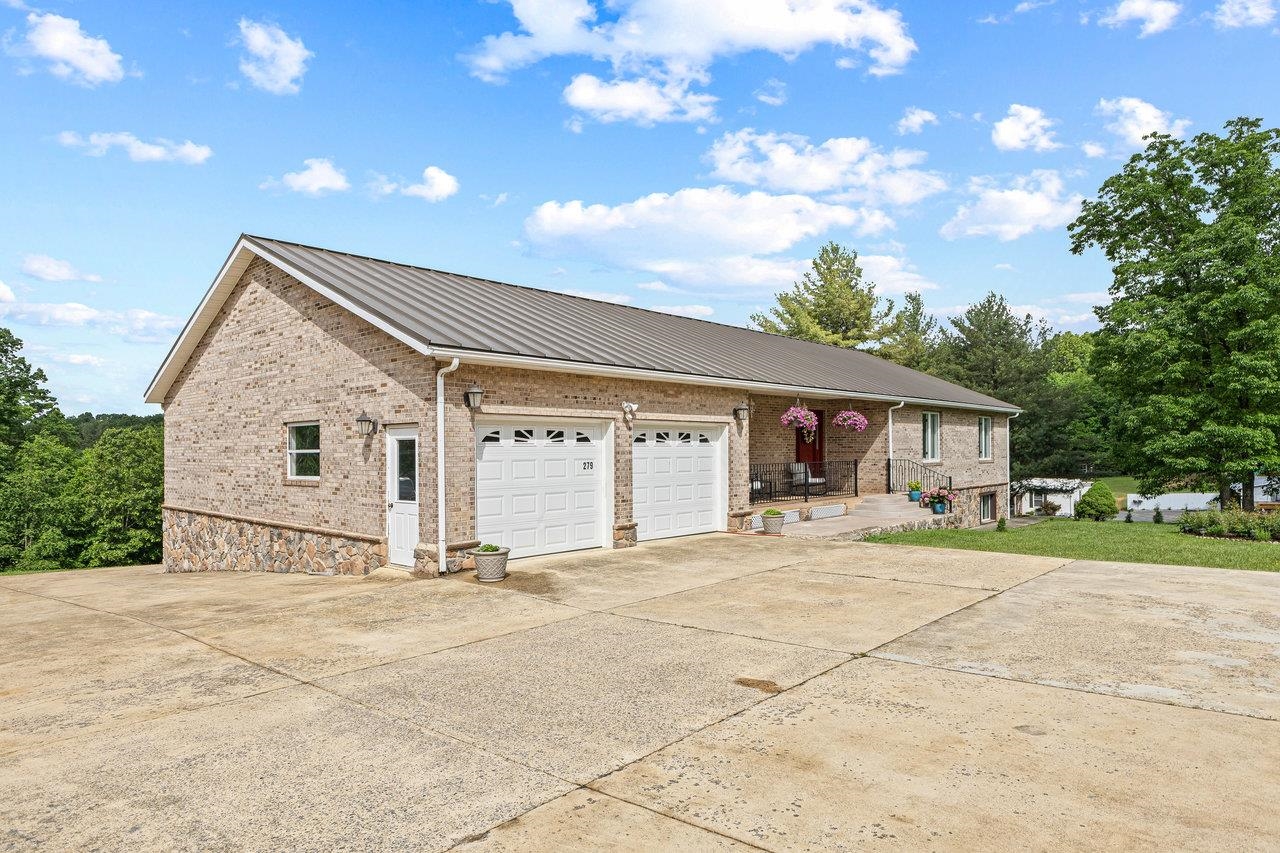 279 ENTERPRISE RD, CHURCHVILLE, Virginia 24421, 4 Bedrooms Bedrooms, ,2 BathroomsBathrooms,Residential,279 ENTERPRISE RD,664845 MLS # 664845