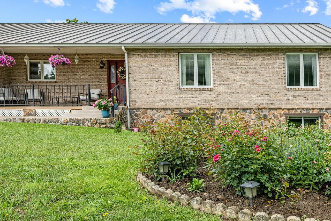 279 ENTERPRISE RD, CHURCHVILLE, Virginia 24421, 4 Bedrooms Bedrooms, ,2 BathroomsBathrooms,Residential,279 ENTERPRISE RD,664845 MLS # 664845