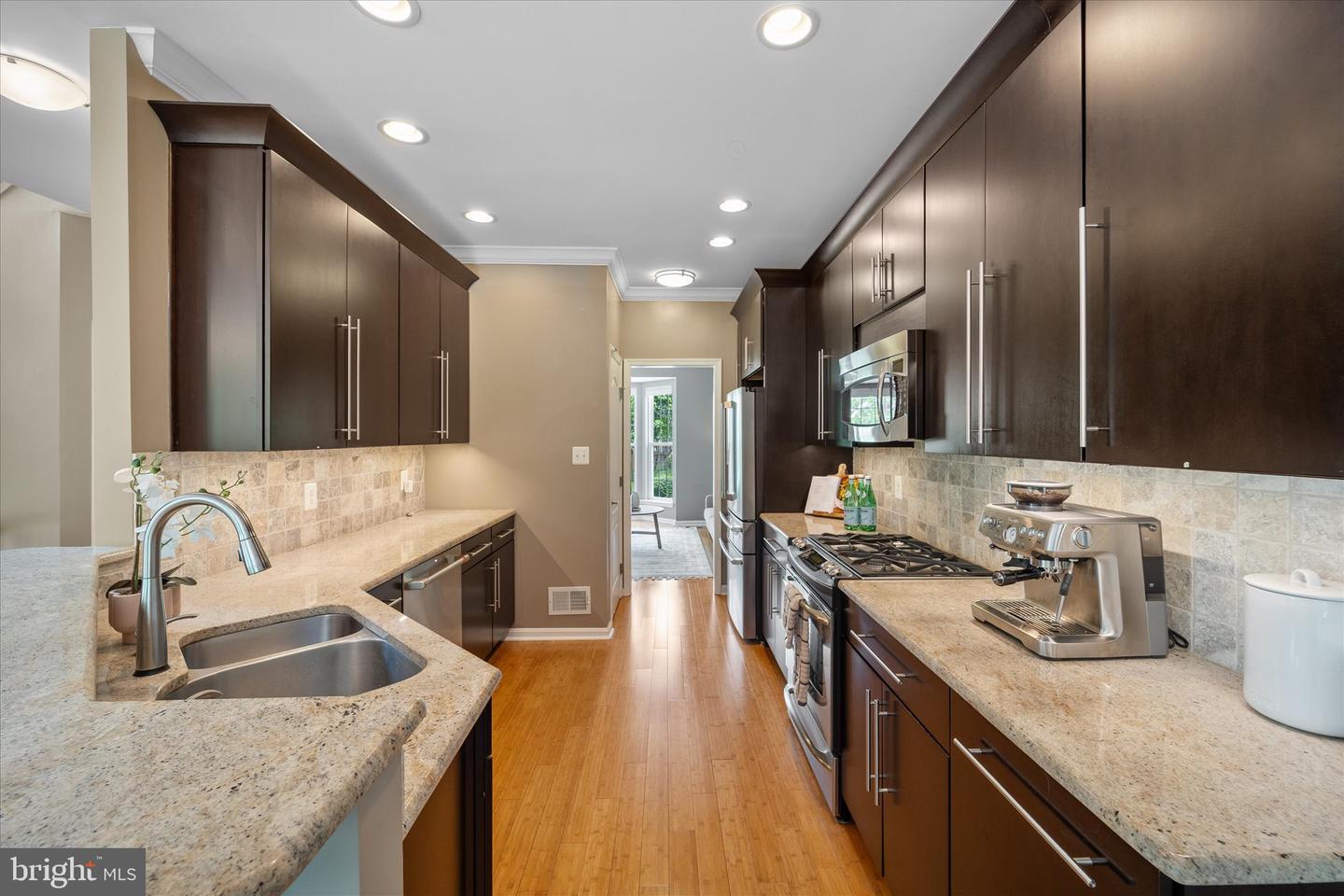 6476 SUTCLIFFE DR, ALEXANDRIA, Virginia 22315, 4 Bedrooms Bedrooms, ,3 BathroomsBathrooms,Residential,For sale,6476 SUTCLIFFE DR,VAFX2233690 MLS # VAFX2233690