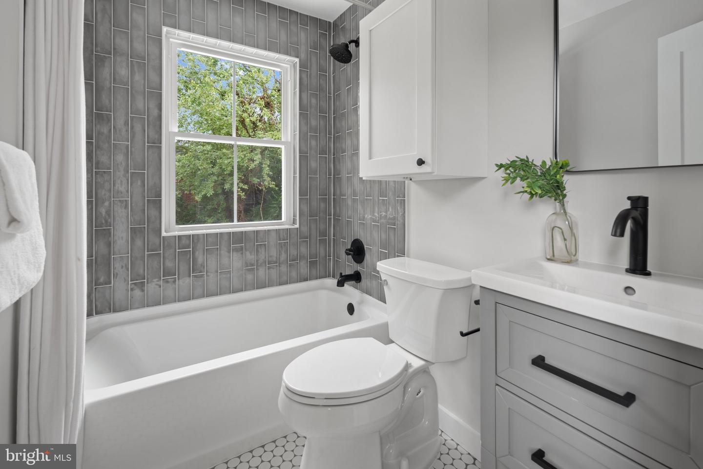 110 E SPRING ST, ALEXANDRIA, Virginia 22301, 4 Bedrooms Bedrooms, ,2 BathroomsBathrooms,Residential,For sale,110 E SPRING ST,VAAX2044536 MLS # VAAX2044536