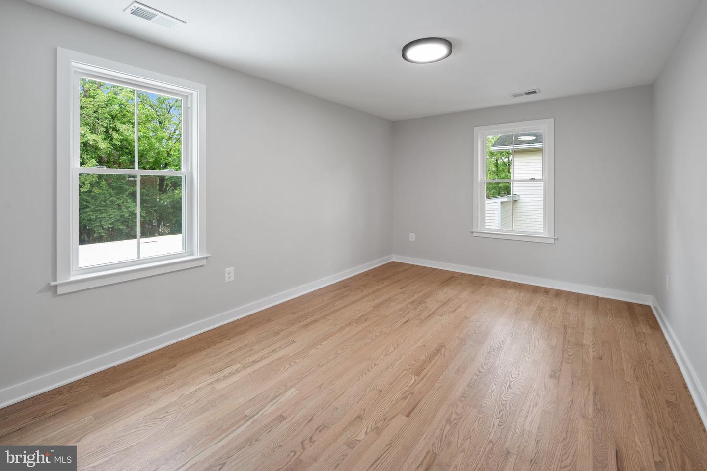110 E SPRING ST, ALEXANDRIA, Virginia 22301, 4 Bedrooms Bedrooms, ,2 BathroomsBathrooms,Residential,For sale,110 E SPRING ST,VAAX2044536 MLS # VAAX2044536