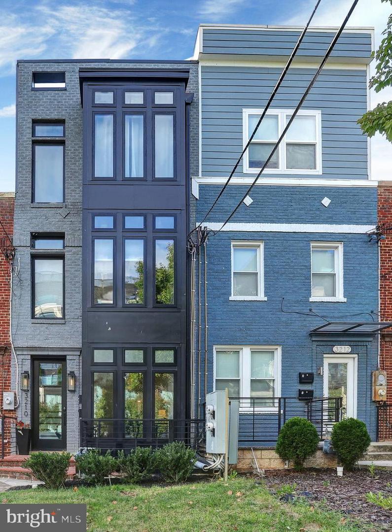 3210 8TH ST NE #1, WASHINGTON, District Of Columbia 20017, 3 Bedrooms Bedrooms, 3 Rooms Rooms,3 BathroomsBathrooms,Residential,For sale,3210 8TH ST NE #1,DCDC2198434 MLS # DCDC2198434