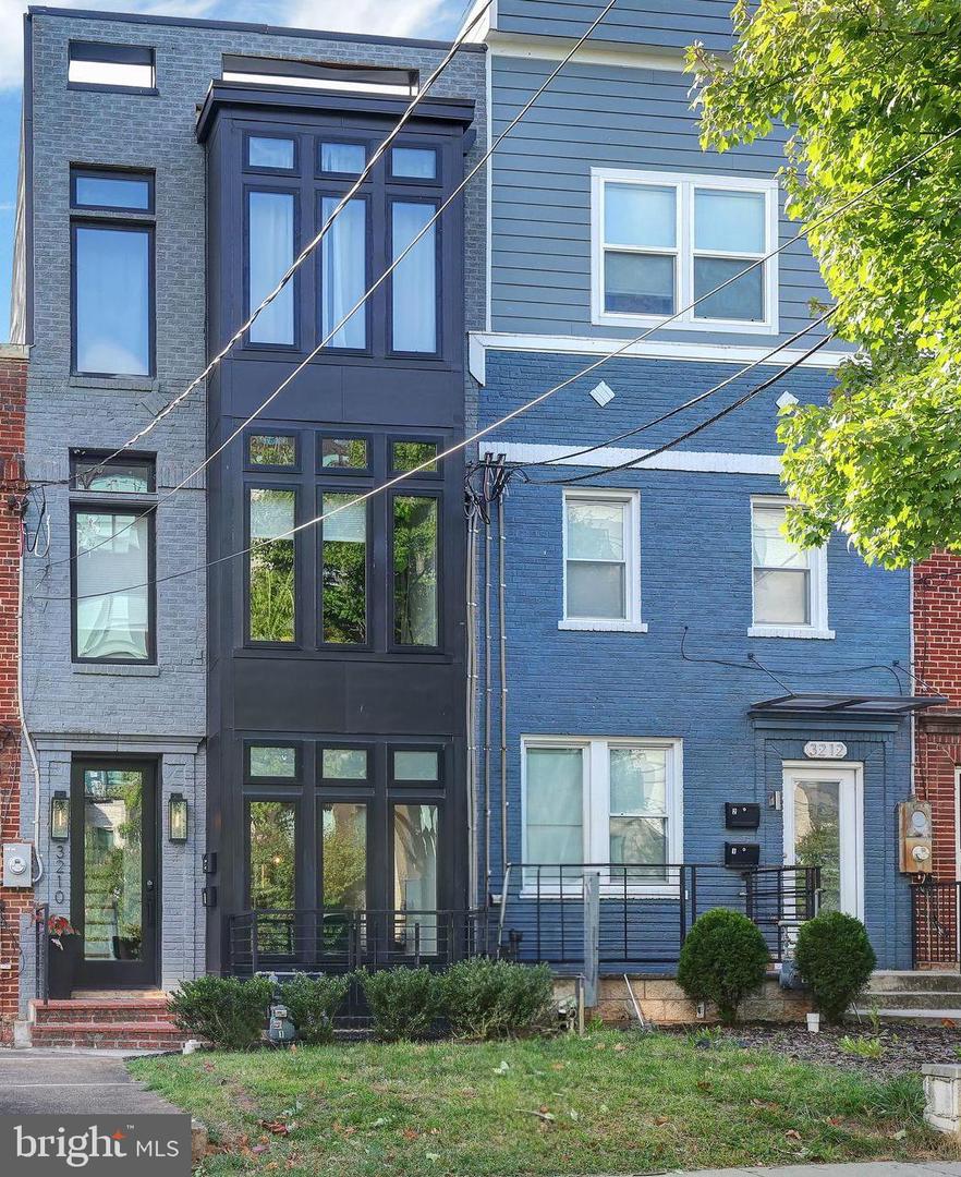 3210 8TH ST NE #1, WASHINGTON, District Of Columbia 20017, 3 Bedrooms Bedrooms, 3 Rooms Rooms,3 BathroomsBathrooms,Residential,For sale,3210 8TH ST NE #1,DCDC2198434 MLS # DCDC2198434