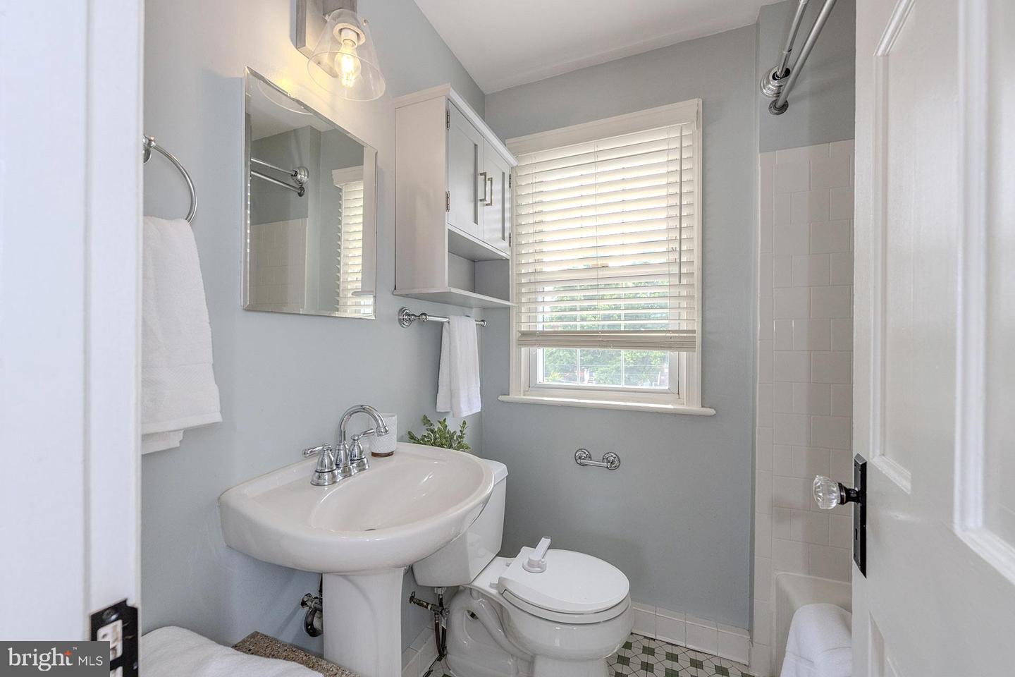 219 E MONROE AVE, ALEXANDRIA, Virginia 22301, 3 Bedrooms Bedrooms, ,2 BathroomsBathrooms,Residential,For sale,219 E MONROE AVE,VAAX2044960 MLS # VAAX2044960