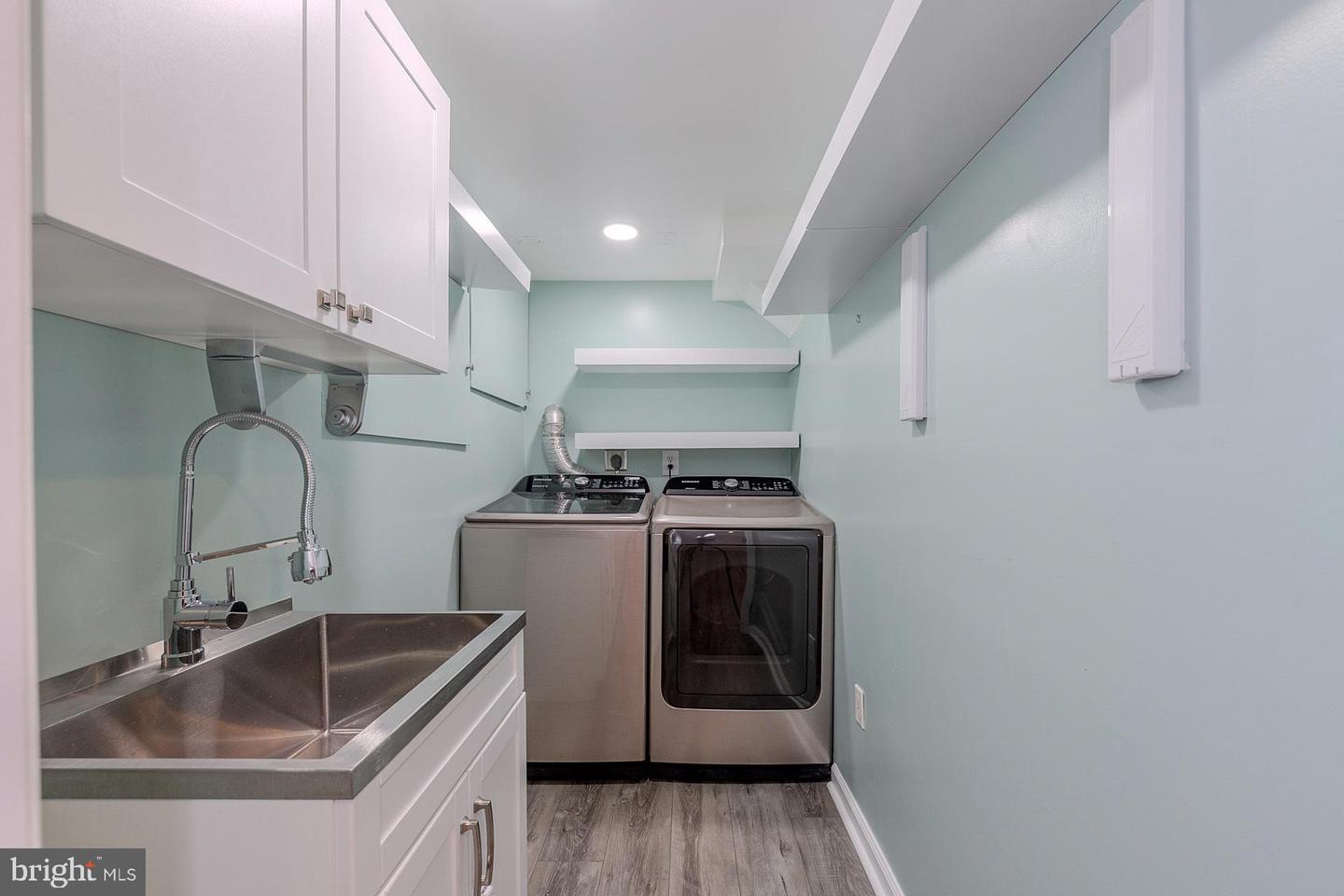 219 E MONROE AVE, ALEXANDRIA, Virginia 22301, 3 Bedrooms Bedrooms, ,2 BathroomsBathrooms,Residential,For sale,219 E MONROE AVE,VAAX2044960 MLS # VAAX2044960