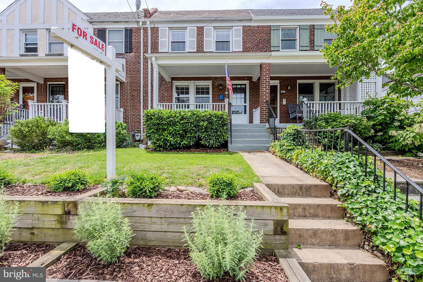 219 E MONROE AVE, ALEXANDRIA, Virginia 22301, 3 Bedrooms Bedrooms, ,2 BathroomsBathrooms,Residential,For sale,219 E MONROE AVE,VAAX2044960 MLS # VAAX2044960