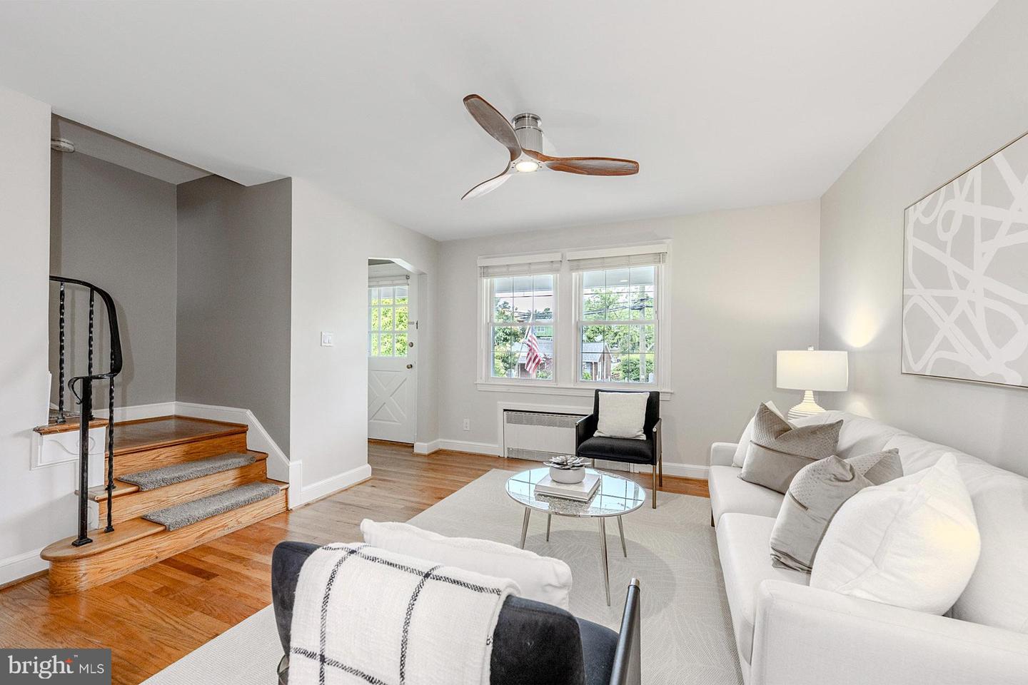 219 E MONROE AVE, ALEXANDRIA, Virginia 22301, 3 Bedrooms Bedrooms, ,2 BathroomsBathrooms,Residential,For sale,219 E MONROE AVE,VAAX2044960 MLS # VAAX2044960