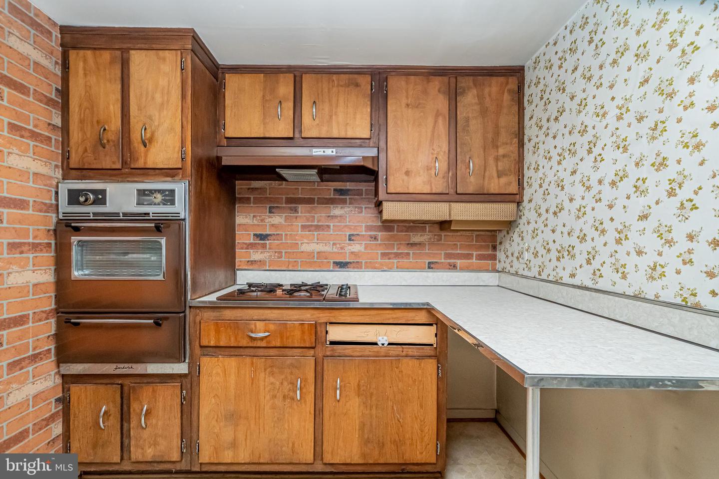 4404 FOREST GLEN CT, ANNANDALE, Virginia 22003, 4 Bedrooms Bedrooms, ,2 BathroomsBathrooms,Residential,For sale,4404 FOREST GLEN CT,VAFX2239570 MLS # VAFX2239570