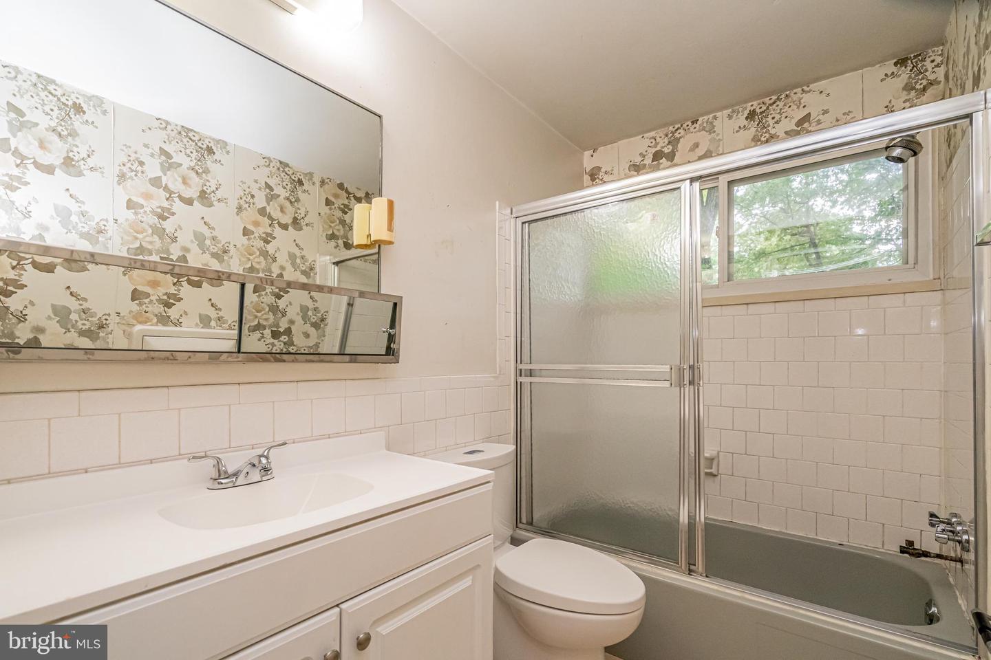 4404 FOREST GLEN CT, ANNANDALE, Virginia 22003, 4 Bedrooms Bedrooms, ,2 BathroomsBathrooms,Residential,For sale,4404 FOREST GLEN CT,VAFX2239570 MLS # VAFX2239570