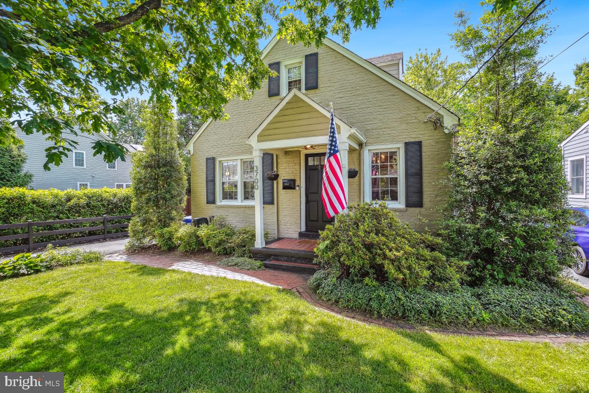 3700 8TH ST S, ARLINGTON, Virginia 22204, 3 Bedrooms Bedrooms, ,3 BathroomsBathrooms,Residential,For sale,3700 8TH ST S,VAAR2057490 MLS # VAAR2057490