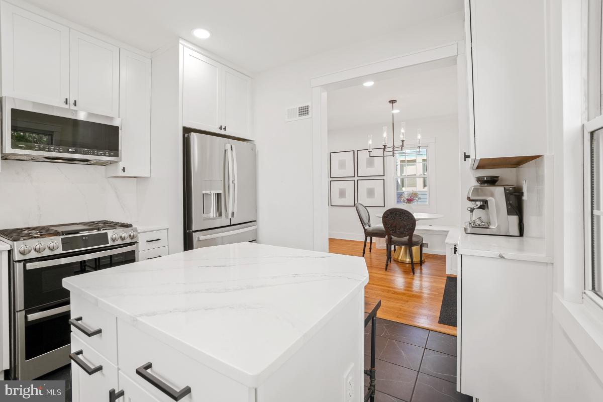 3700 8TH ST S, ARLINGTON, Virginia 22204, 3 Bedrooms Bedrooms, ,3 BathroomsBathrooms,Residential,For sale,3700 8TH ST S,VAAR2057490 MLS # VAAR2057490