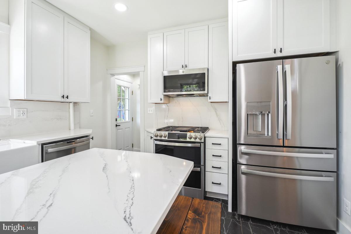 3700 8TH ST S, ARLINGTON, Virginia 22204, 3 Bedrooms Bedrooms, ,3 BathroomsBathrooms,Residential,For sale,3700 8TH ST S,VAAR2057490 MLS # VAAR2057490
