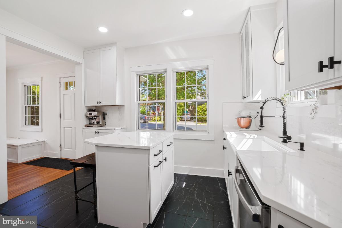 3700 8TH ST S, ARLINGTON, Virginia 22204, 3 Bedrooms Bedrooms, ,3 BathroomsBathrooms,Residential,For sale,3700 8TH ST S,VAAR2057490 MLS # VAAR2057490