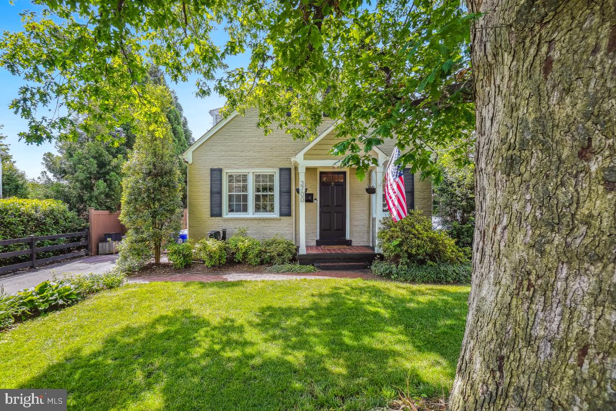 3700 8TH ST S, ARLINGTON, Virginia 22204, 3 Bedrooms Bedrooms, ,3 BathroomsBathrooms,Residential,For sale,3700 8TH ST S,VAAR2057490 MLS # VAAR2057490