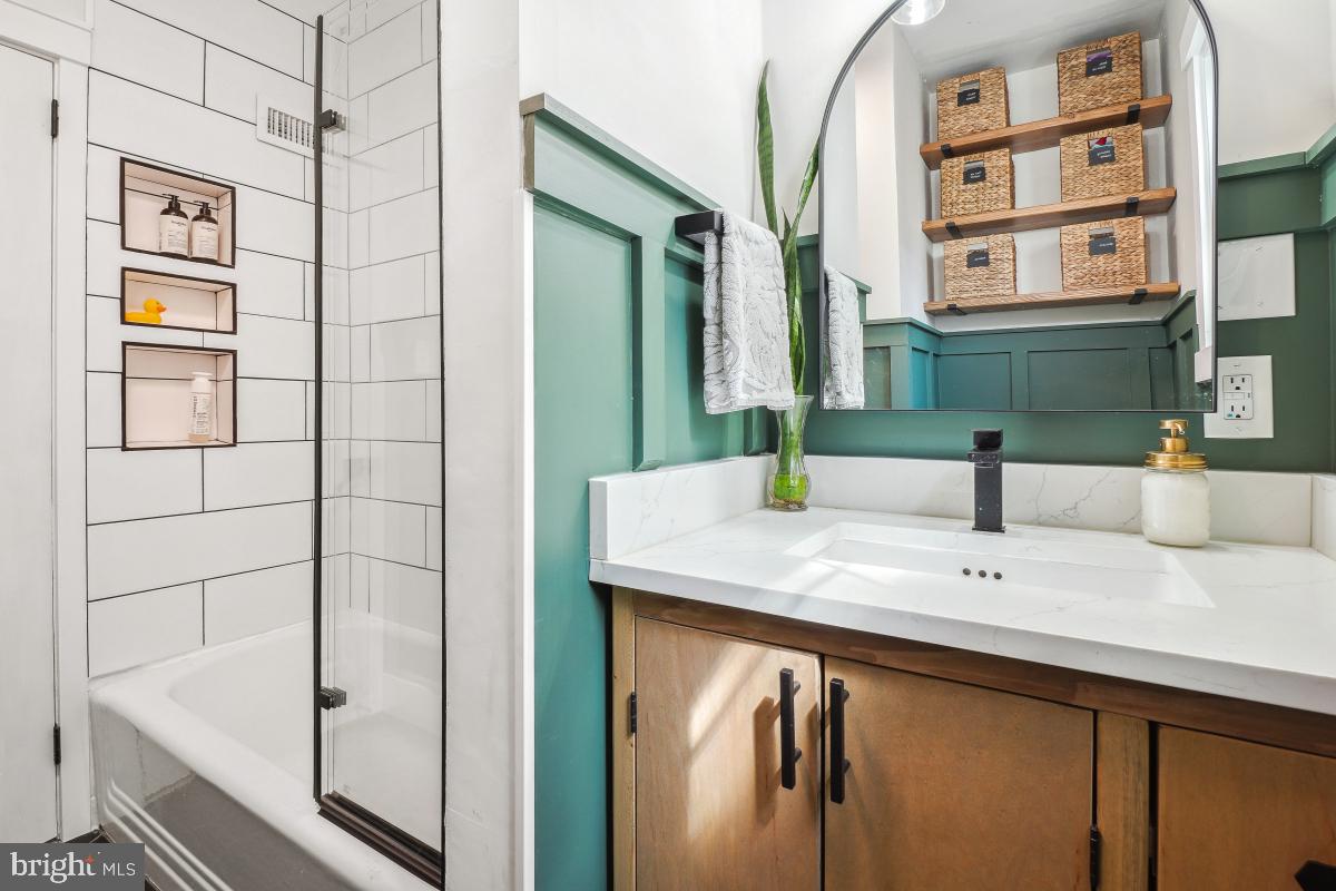 3700 8TH ST S, ARLINGTON, Virginia 22204, 3 Bedrooms Bedrooms, ,3 BathroomsBathrooms,Residential,For sale,3700 8TH ST S,VAAR2057490 MLS # VAAR2057490