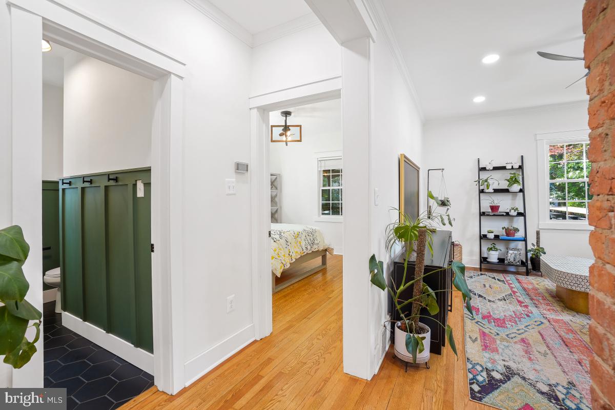 3700 8TH ST S, ARLINGTON, Virginia 22204, 3 Bedrooms Bedrooms, ,3 BathroomsBathrooms,Residential,For sale,3700 8TH ST S,VAAR2057490 MLS # VAAR2057490