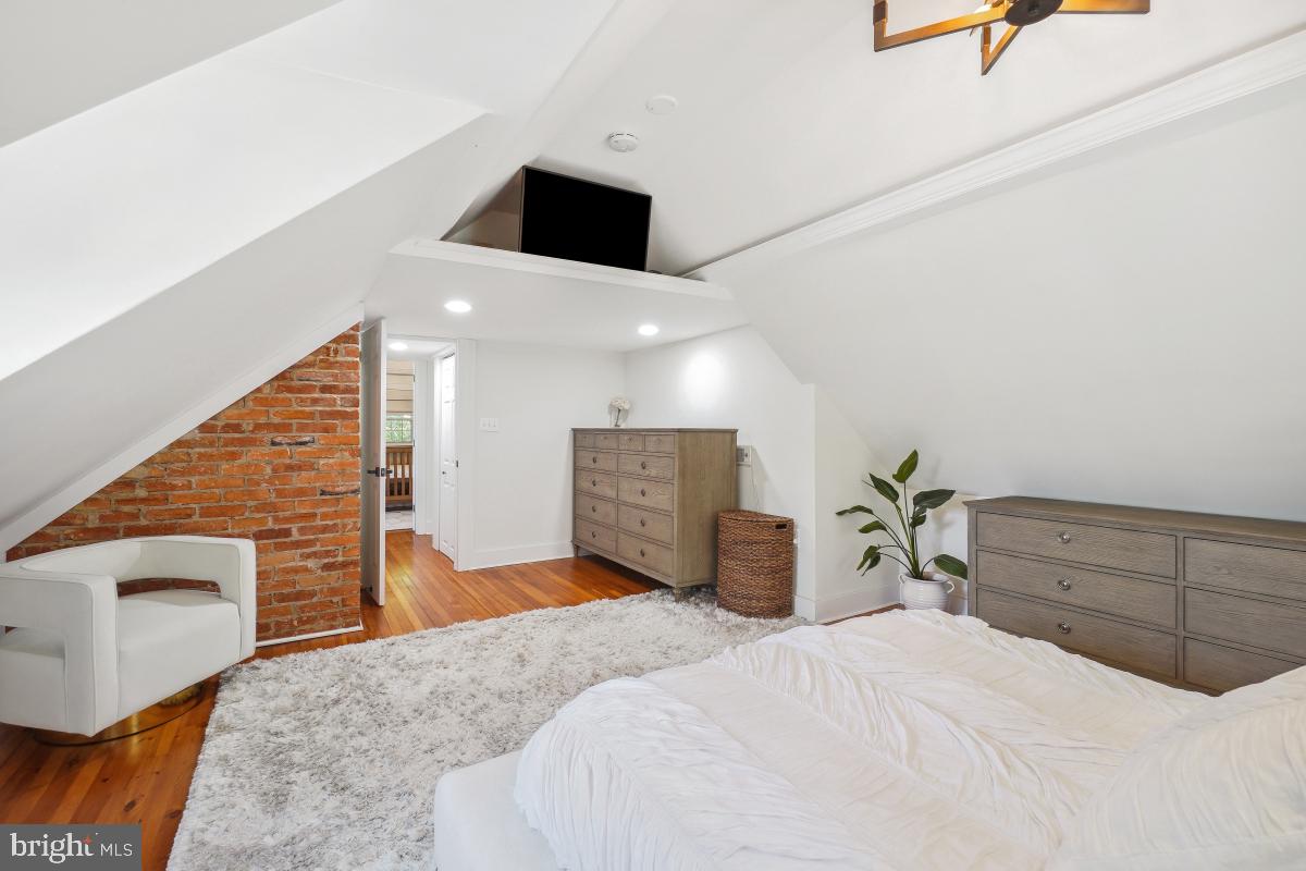 3700 8TH ST S, ARLINGTON, Virginia 22204, 3 Bedrooms Bedrooms, ,3 BathroomsBathrooms,Residential,For sale,3700 8TH ST S,VAAR2057490 MLS # VAAR2057490