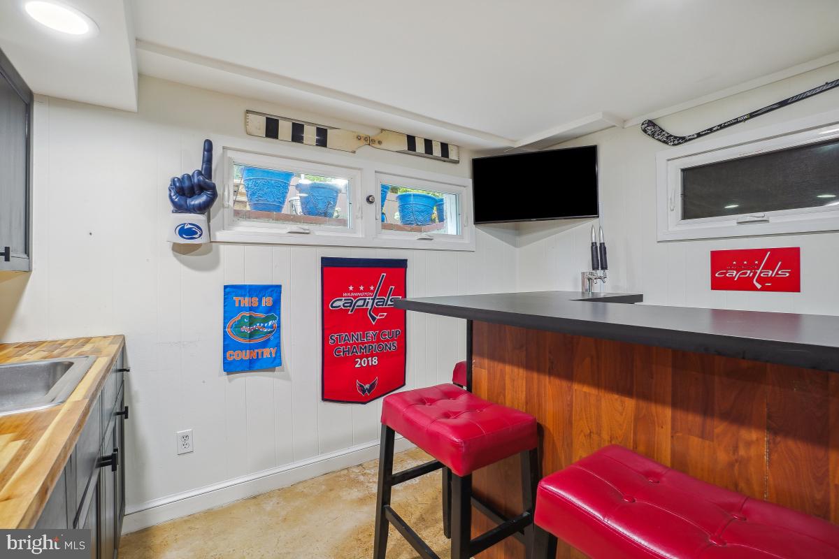 3700 8TH ST S, ARLINGTON, Virginia 22204, 3 Bedrooms Bedrooms, ,3 BathroomsBathrooms,Residential,For sale,3700 8TH ST S,VAAR2057490 MLS # VAAR2057490