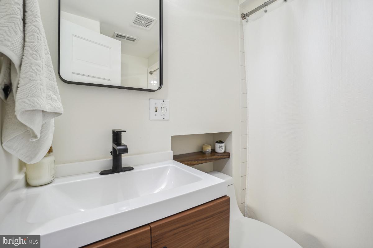 3700 8TH ST S, ARLINGTON, Virginia 22204, 3 Bedrooms Bedrooms, ,3 BathroomsBathrooms,Residential,For sale,3700 8TH ST S,VAAR2057490 MLS # VAAR2057490