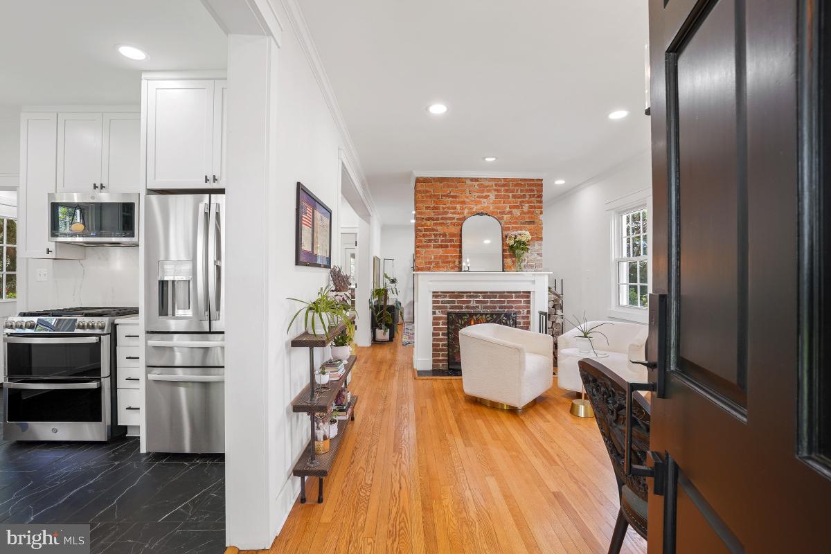 3700 8TH ST S, ARLINGTON, Virginia 22204, 3 Bedrooms Bedrooms, ,3 BathroomsBathrooms,Residential,For sale,3700 8TH ST S,VAAR2057490 MLS # VAAR2057490