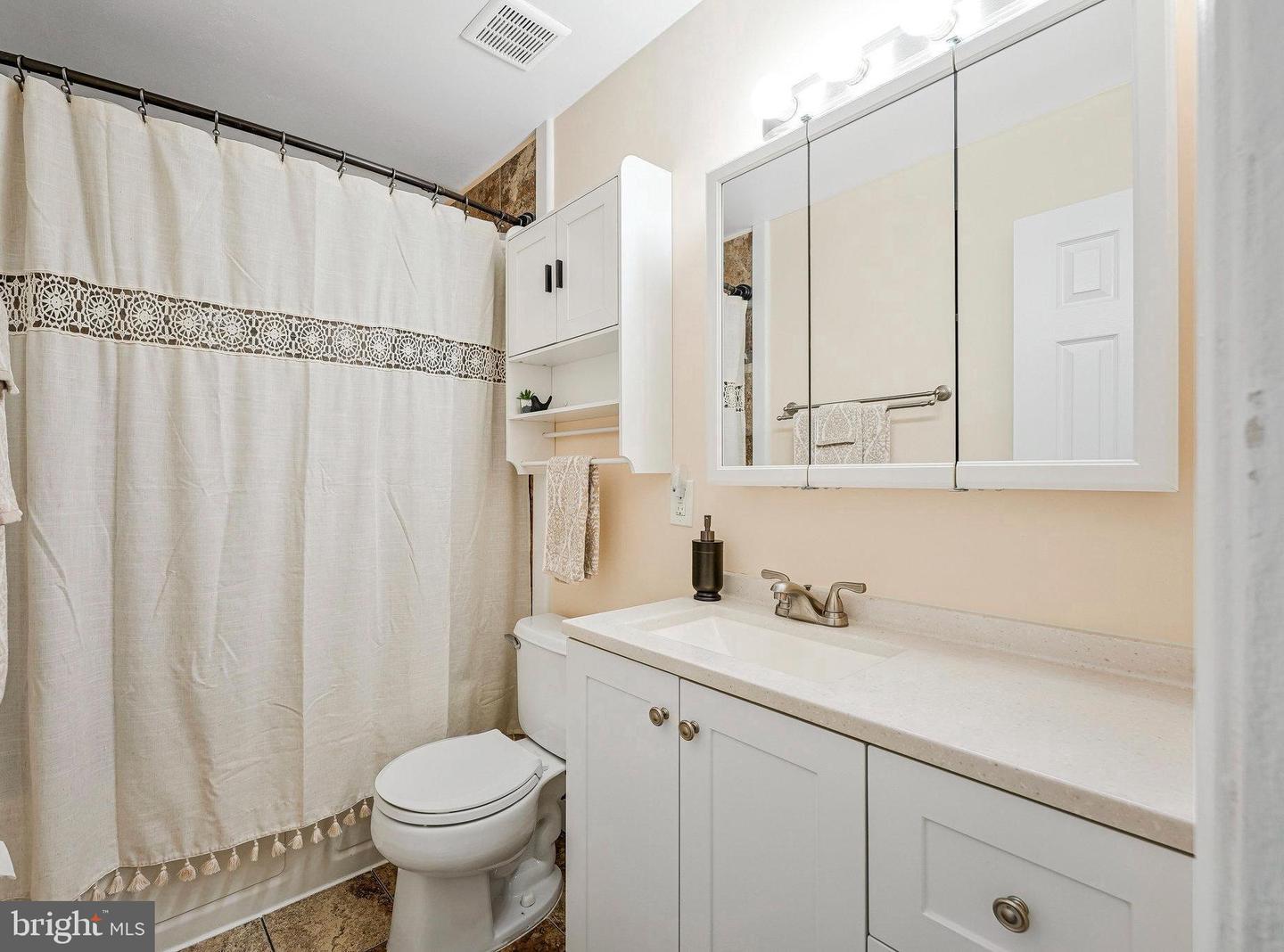 3424 LOCKHEED BLVD #F, ALEXANDRIA, Virginia 22306, 3 Bedrooms Bedrooms, ,1 BathroomBathrooms,Residential,For sale,3424 LOCKHEED BLVD #F,VAFX2241228 MLS # VAFX2241228