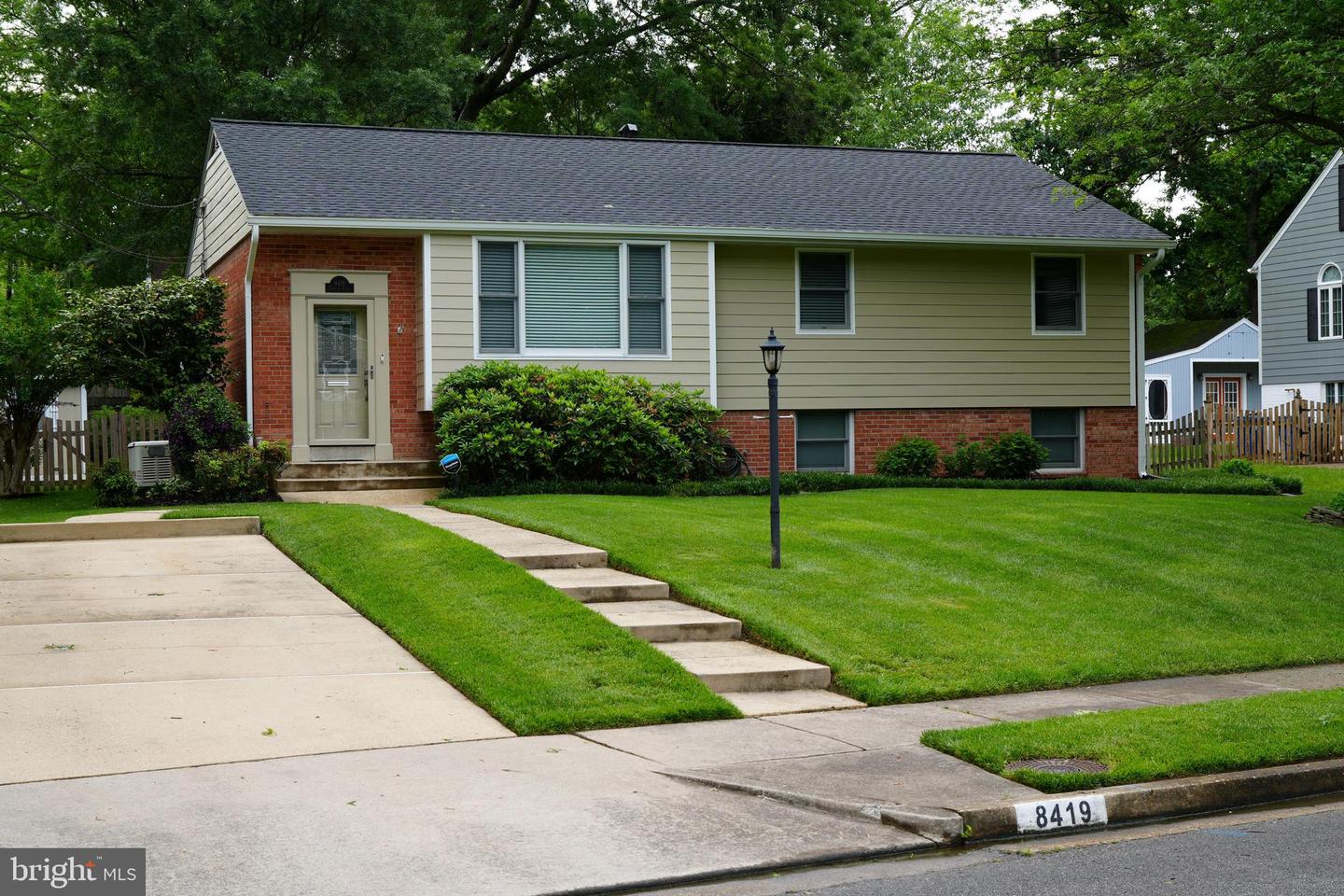 8419 CROWLEY PL, ALEXANDRIA, Virginia 22308, 4 Bedrooms Bedrooms, 13 Rooms Rooms,3 BathroomsBathrooms,Residential,For sale,8419 CROWLEY PL,VAFX2241920 MLS # VAFX2241920