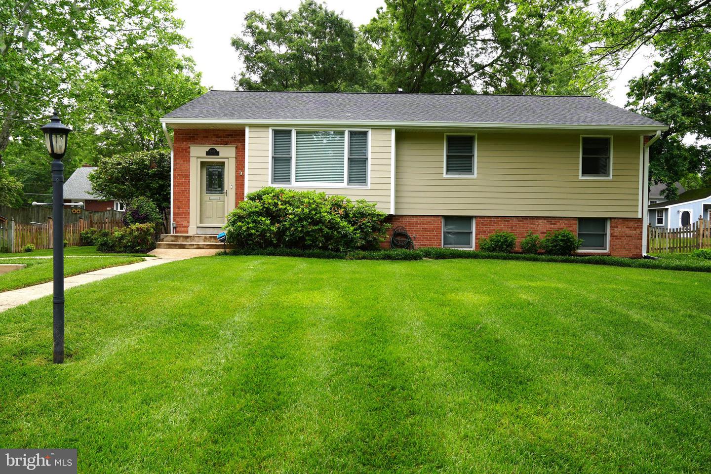 8419 CROWLEY PL, ALEXANDRIA, Virginia 22308, 4 Bedrooms Bedrooms, 13 Rooms Rooms,3 BathroomsBathrooms,Residential,For sale,8419 CROWLEY PL,VAFX2241920 MLS # VAFX2241920