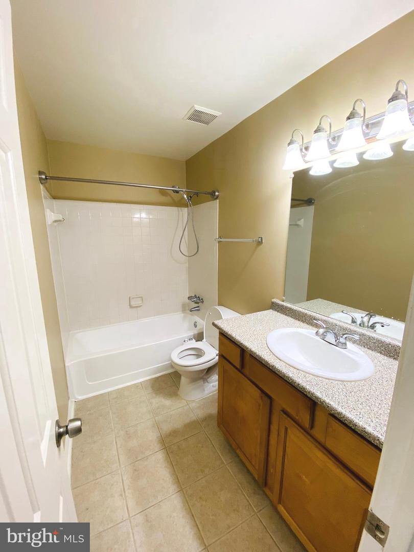 10300 APPALACHIAN CIR #102, OAKTON, Virginia 22124, 1 Bedroom Bedrooms, ,1 BathroomBathrooms,Residential,For sale,10300 APPALACHIAN CIR #102,VAFX2241936 MLS # VAFX2241936