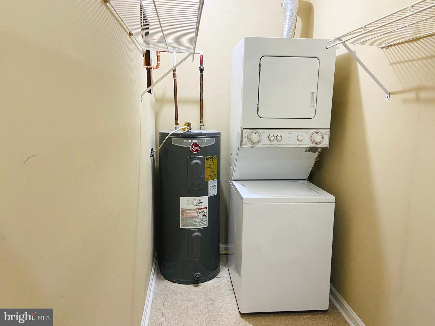 10300 APPALACHIAN CIR #102, OAKTON, Virginia 22124, 1 Bedroom Bedrooms, ,1 BathroomBathrooms,Residential,For sale,10300 APPALACHIAN CIR #102,VAFX2241936 MLS # VAFX2241936