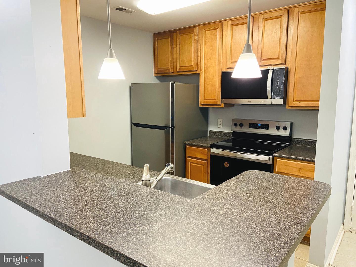 10300 APPALACHIAN CIR #102, OAKTON, Virginia 22124, 1 Bedroom Bedrooms, ,1 BathroomBathrooms,Residential,For sale,10300 APPALACHIAN CIR #102,VAFX2241936 MLS # VAFX2241936