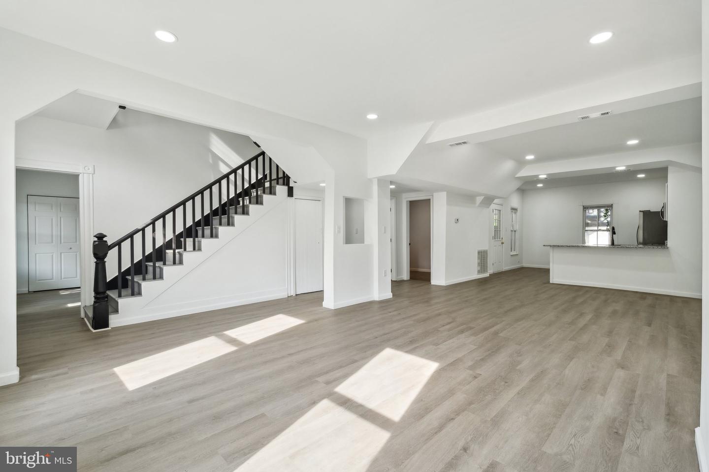 707 S BRADDOCK ST, WINCHESTER, Virginia 22601, 5 Bedrooms Bedrooms, ,2 BathroomsBathrooms,Residential,For sale,707 S BRADDOCK ST,VAWI2007716 MLS # VAWI2007716