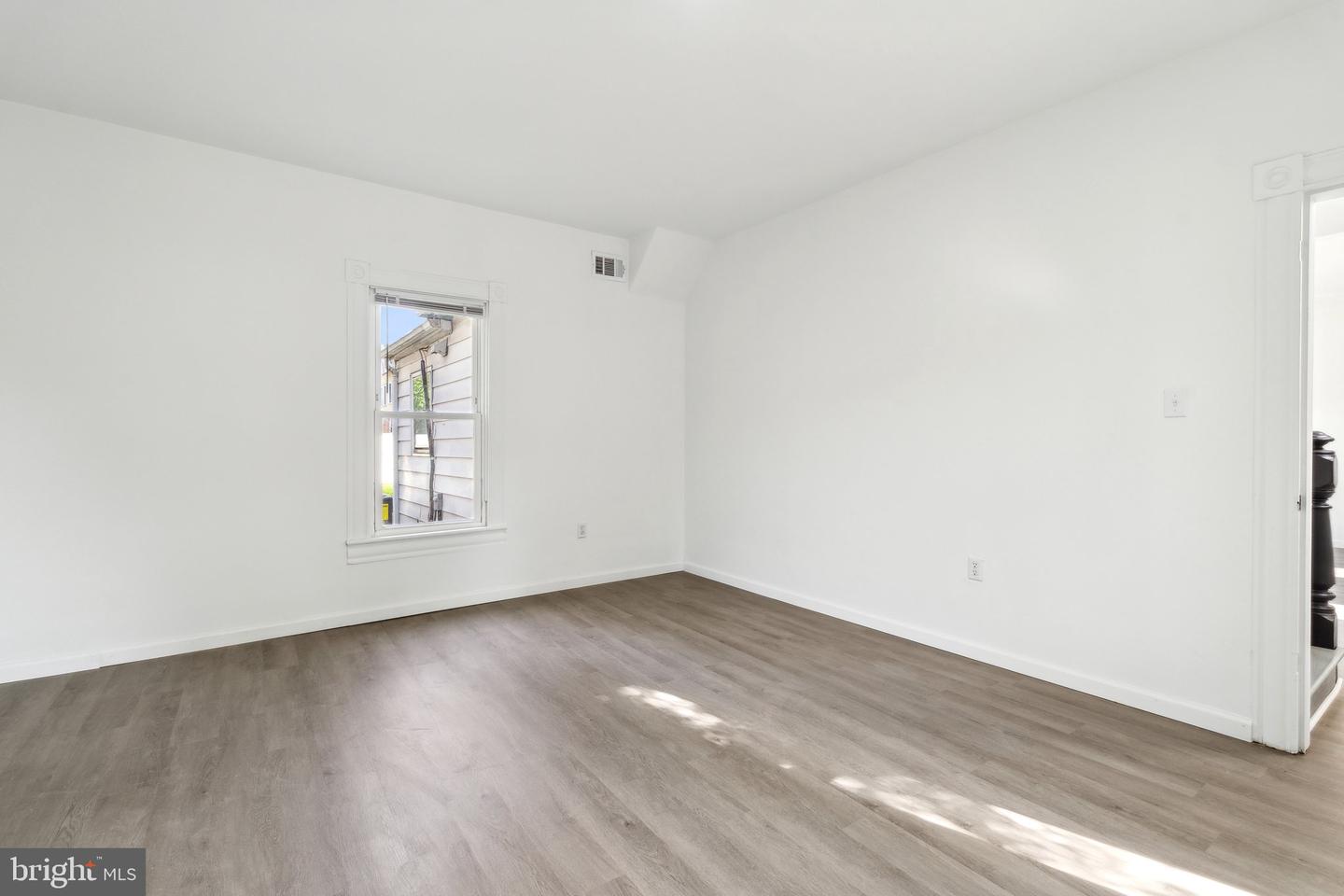 707 S BRADDOCK ST, WINCHESTER, Virginia 22601, 5 Bedrooms Bedrooms, ,2 BathroomsBathrooms,Residential,For sale,707 S BRADDOCK ST,VAWI2007716 MLS # VAWI2007716