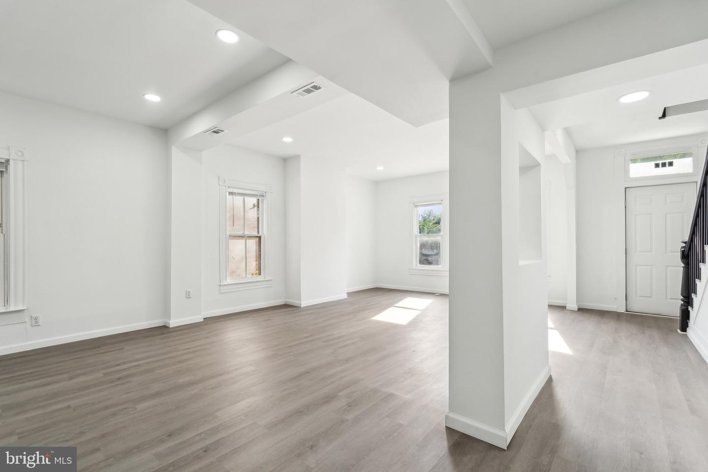 707 S BRADDOCK ST, WINCHESTER, Virginia 22601, 5 Bedrooms Bedrooms, ,2 BathroomsBathrooms,Residential,For sale,707 S BRADDOCK ST,VAWI2007716 MLS # VAWI2007716