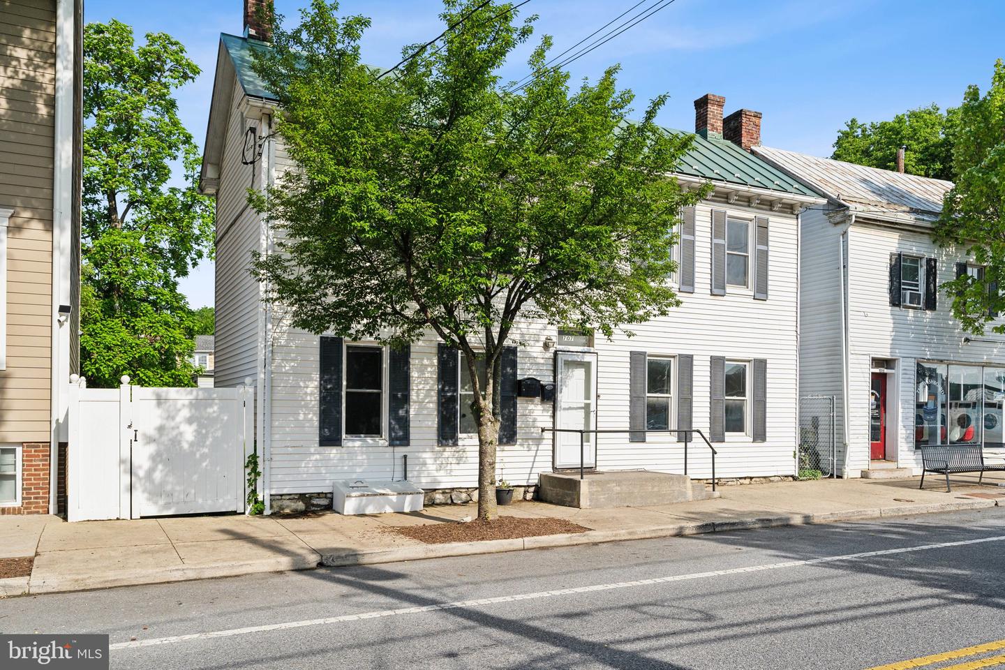 707 S BRADDOCK ST, WINCHESTER, Virginia 22601, 5 Bedrooms Bedrooms, ,2 BathroomsBathrooms,Residential,For sale,707 S BRADDOCK ST,VAWI2007716 MLS # VAWI2007716
