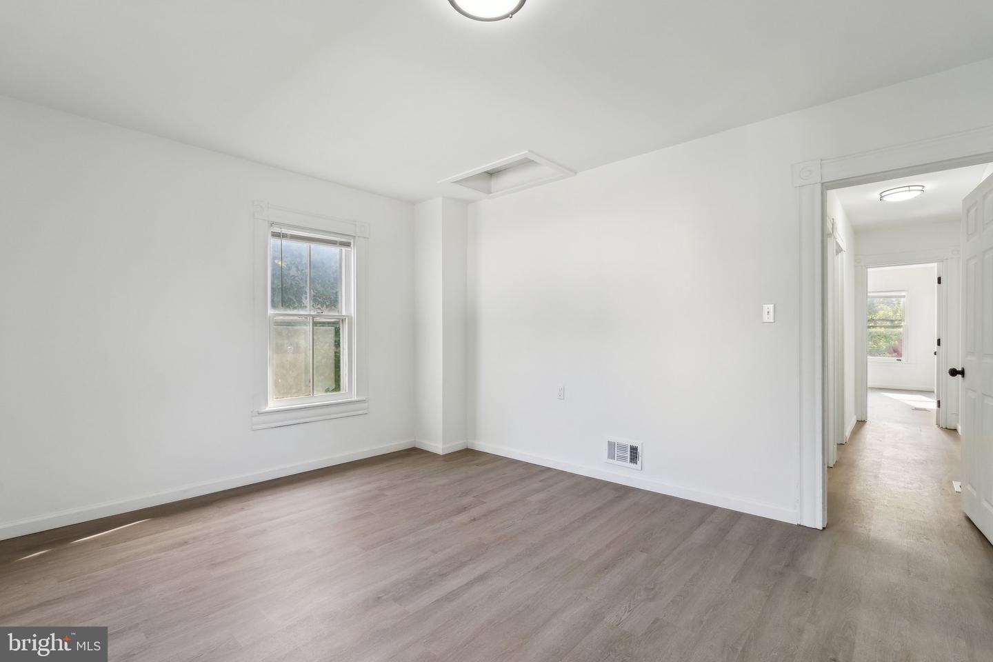 707 S BRADDOCK ST, WINCHESTER, Virginia 22601, 5 Bedrooms Bedrooms, ,2 BathroomsBathrooms,Residential,For sale,707 S BRADDOCK ST,VAWI2007716 MLS # VAWI2007716