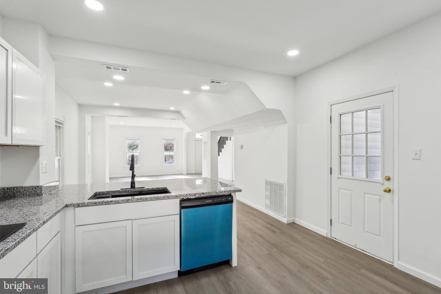 707 S BRADDOCK ST, WINCHESTER, Virginia 22601, 5 Bedrooms Bedrooms, ,2 BathroomsBathrooms,Residential,For sale,707 S BRADDOCK ST,VAWI2007716 MLS # VAWI2007716