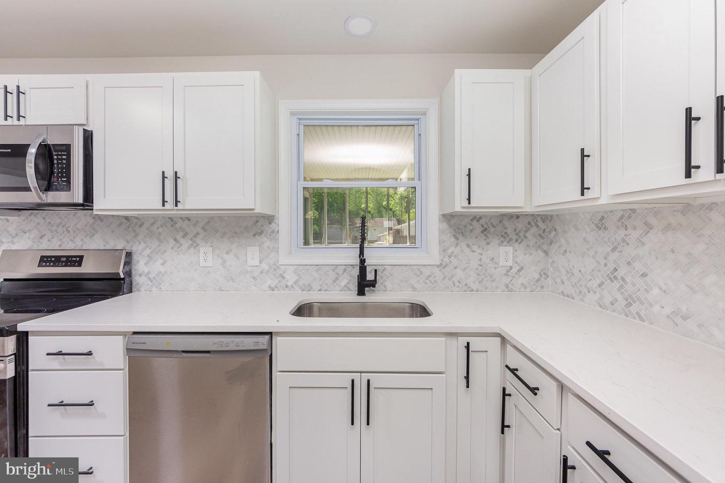2502 EDGEWOOD DR, RUTHER GLEN, Virginia 22546, 3 Bedrooms Bedrooms, ,2 BathroomsBathrooms,Residential,For sale,2502 EDGEWOOD DR,VACV2008184 MLS # VACV2008184