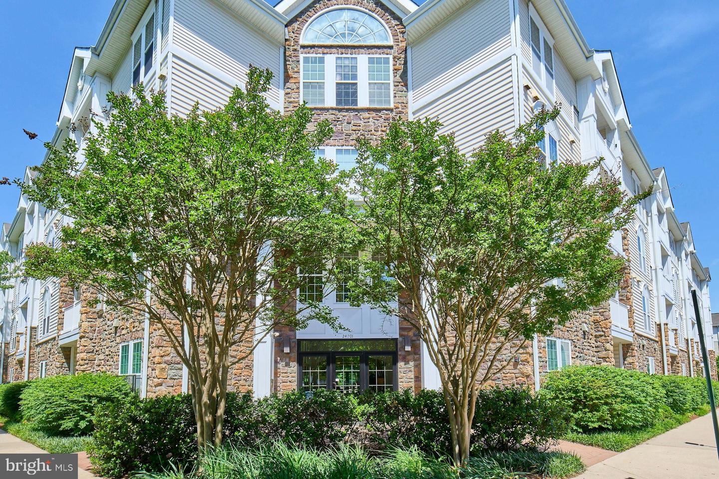 24701 BYRNE MEADOW SQ #402, ALDIE, Virginia 20105, 2 Bedrooms Bedrooms, ,2 BathroomsBathrooms,Residential,For sale,24701 BYRNE MEADOW SQ #402,VALO2096816 MLS # VALO2096816