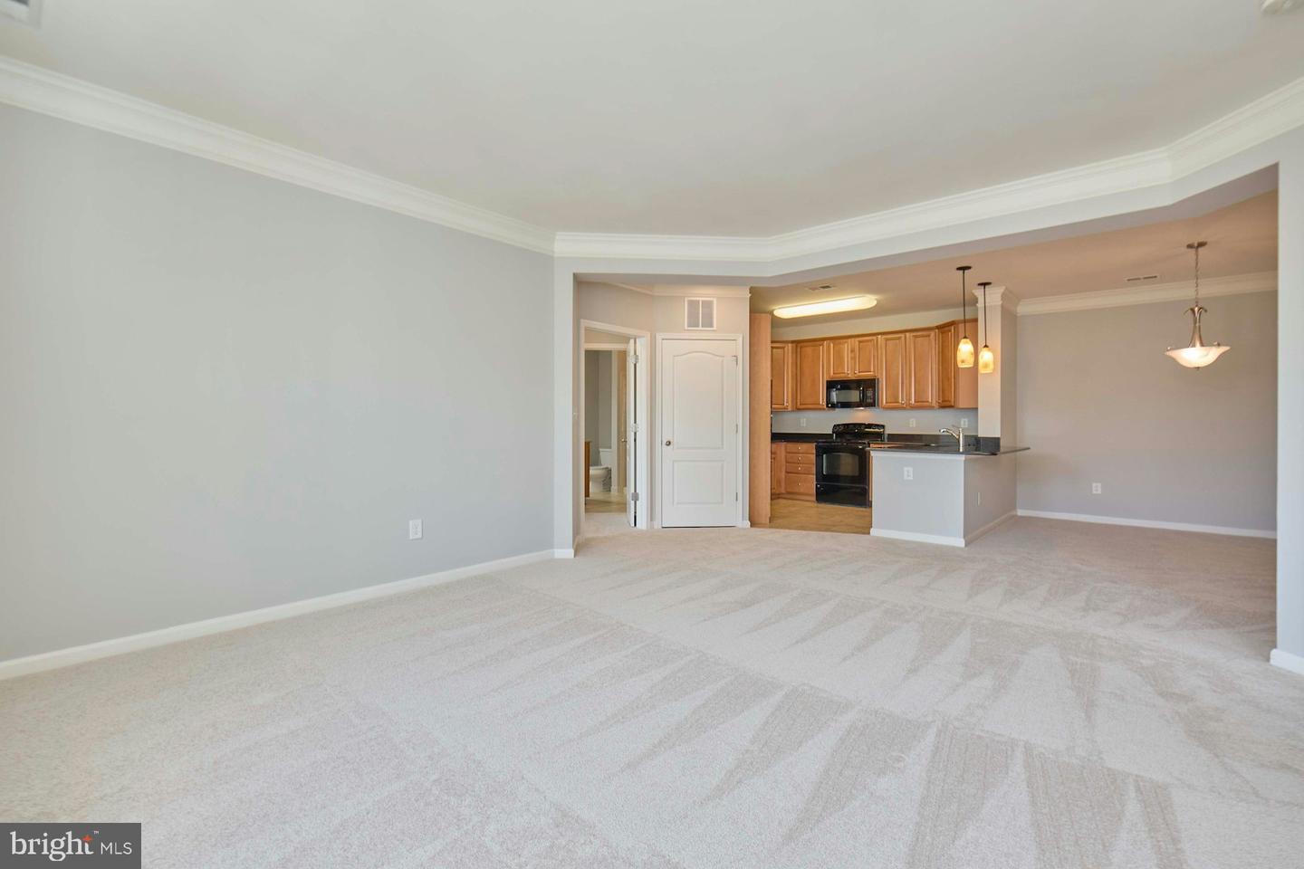 24701 BYRNE MEADOW SQ #402, ALDIE, Virginia 20105, 2 Bedrooms Bedrooms, ,2 BathroomsBathrooms,Residential,For sale,24701 BYRNE MEADOW SQ #402,VALO2096816 MLS # VALO2096816
