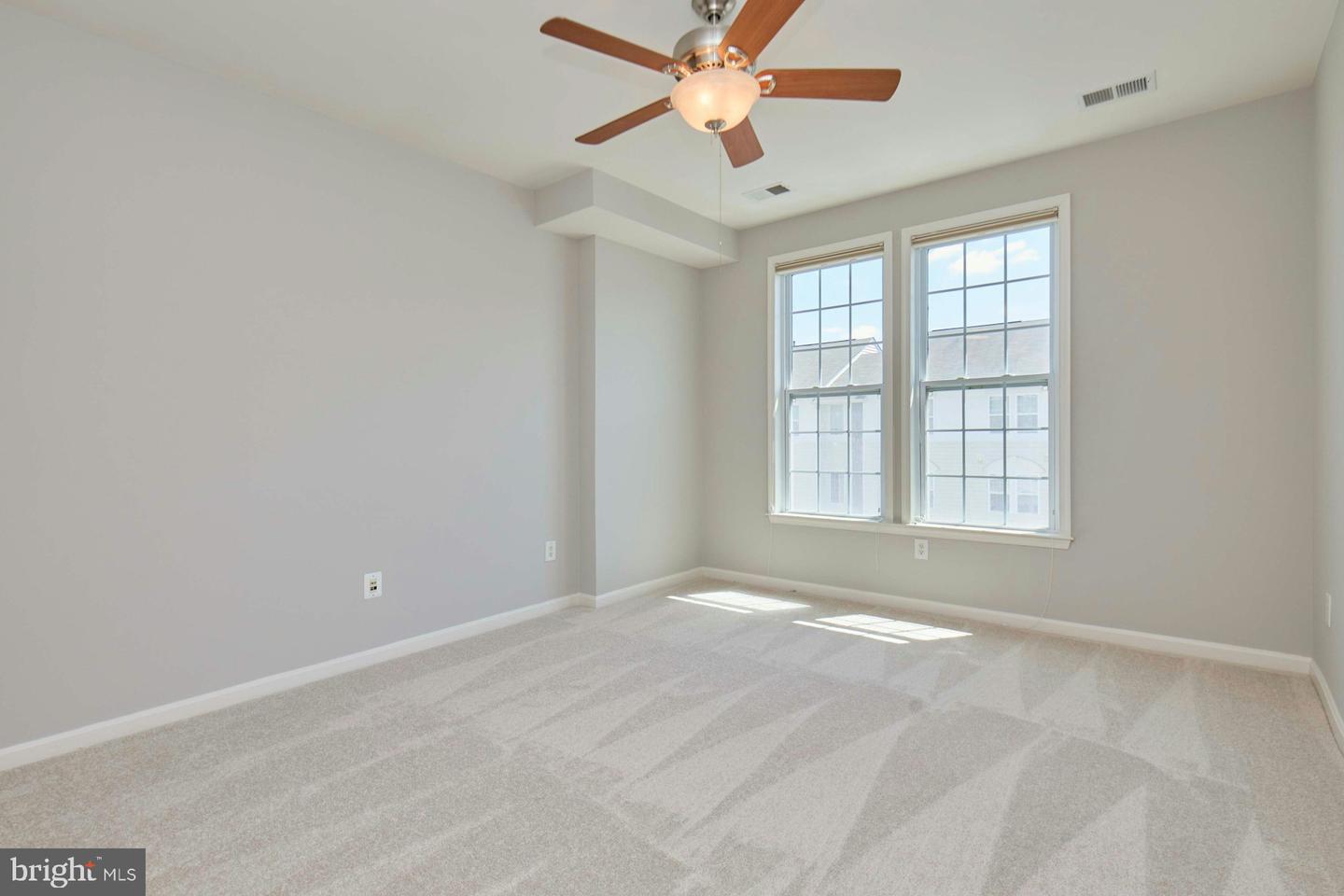 24701 BYRNE MEADOW SQ #402, ALDIE, Virginia 20105, 2 Bedrooms Bedrooms, ,2 BathroomsBathrooms,Residential,For sale,24701 BYRNE MEADOW SQ #402,VALO2096816 MLS # VALO2096816