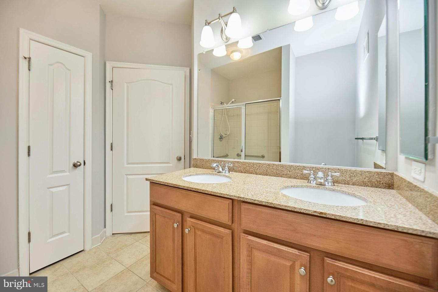 24701 BYRNE MEADOW SQ #402, ALDIE, Virginia 20105, 2 Bedrooms Bedrooms, ,2 BathroomsBathrooms,Residential,For sale,24701 BYRNE MEADOW SQ #402,VALO2096816 MLS # VALO2096816