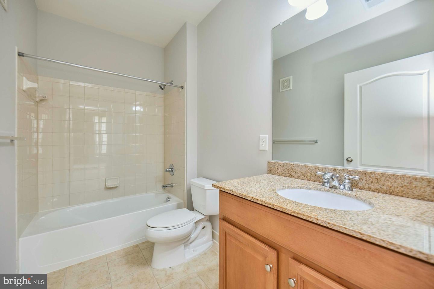 24701 BYRNE MEADOW SQ #402, ALDIE, Virginia 20105, 2 Bedrooms Bedrooms, ,2 BathroomsBathrooms,Residential,For sale,24701 BYRNE MEADOW SQ #402,VALO2096816 MLS # VALO2096816