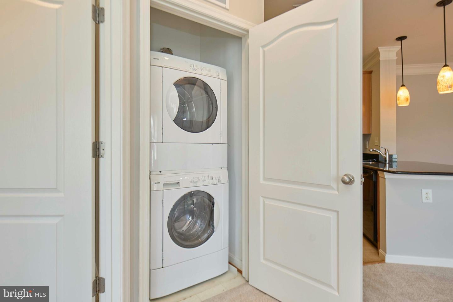 24701 BYRNE MEADOW SQ #402, ALDIE, Virginia 20105, 2 Bedrooms Bedrooms, ,2 BathroomsBathrooms,Residential,For sale,24701 BYRNE MEADOW SQ #402,VALO2096816 MLS # VALO2096816