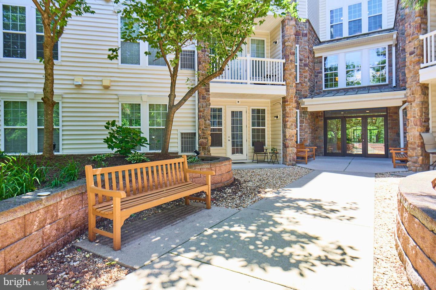 24701 BYRNE MEADOW SQ #402, ALDIE, Virginia 20105, 2 Bedrooms Bedrooms, ,2 BathroomsBathrooms,Residential,For sale,24701 BYRNE MEADOW SQ #402,VALO2096816 MLS # VALO2096816